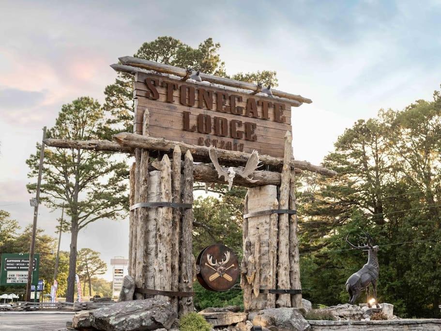 Stonegate Lodge 2 Queen Beds Fast Wifi 50" Tv Salt Water Pool Room #207 Eureka Springs Zewnętrze zdjęcie